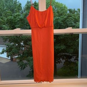 Tight fitting coral dress. Size M. Never worn. Perfect for summer :)